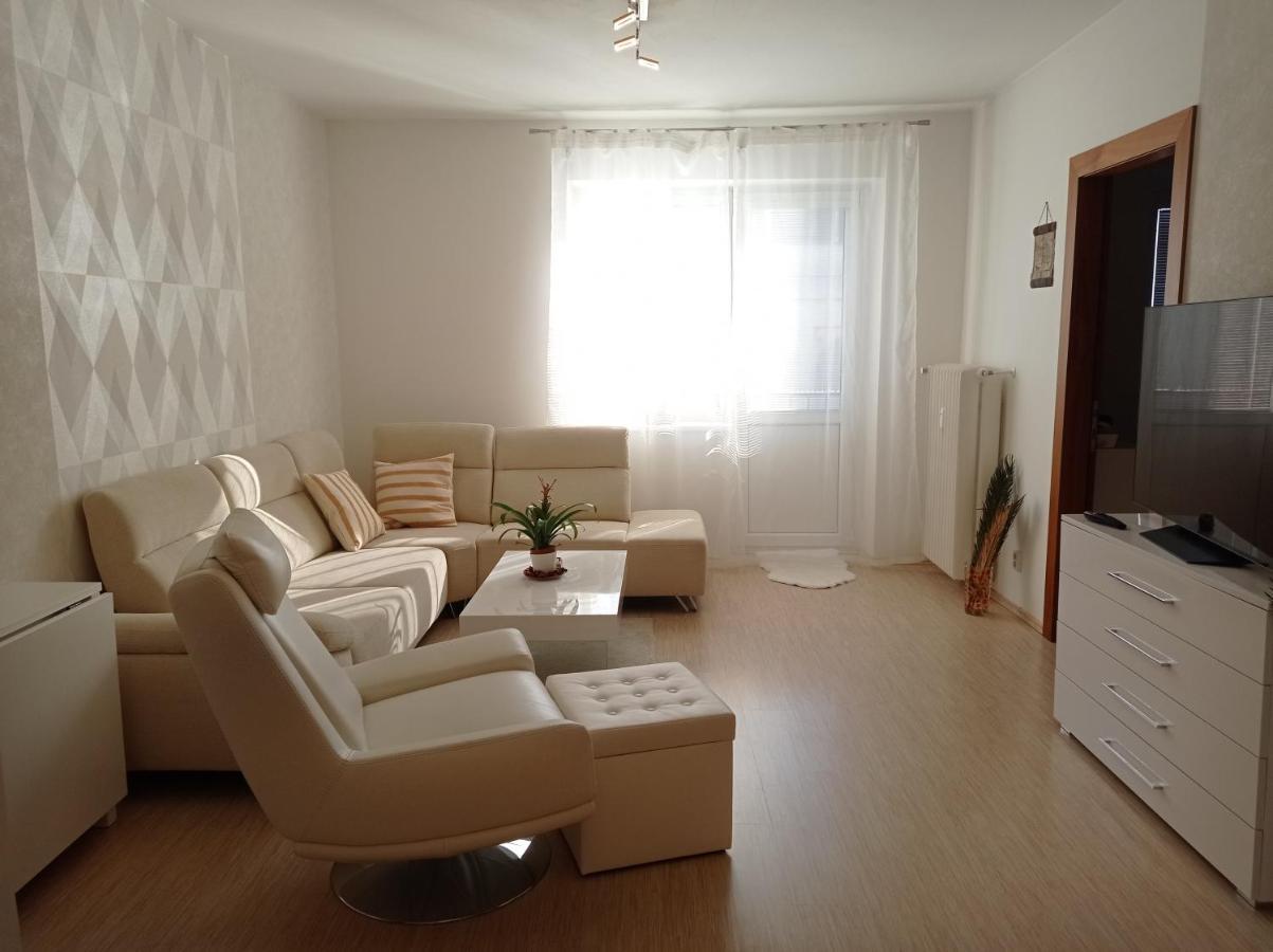 דירות ברטיסלאבה Amazing Flat In Old Town With Large Balcony מראה חיצוני תמונה